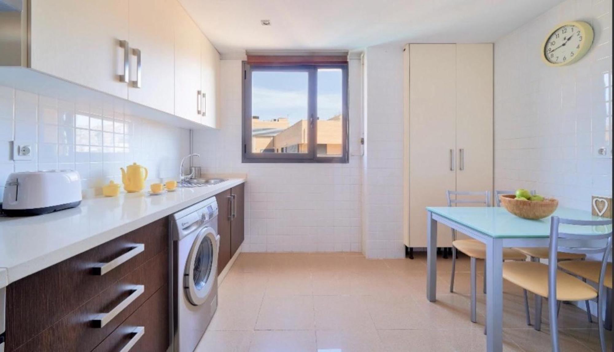 Holidays2Malaga Heroe De Sostoa Con Piscina Junto Estacion Ave Y Playa Luaran gambar