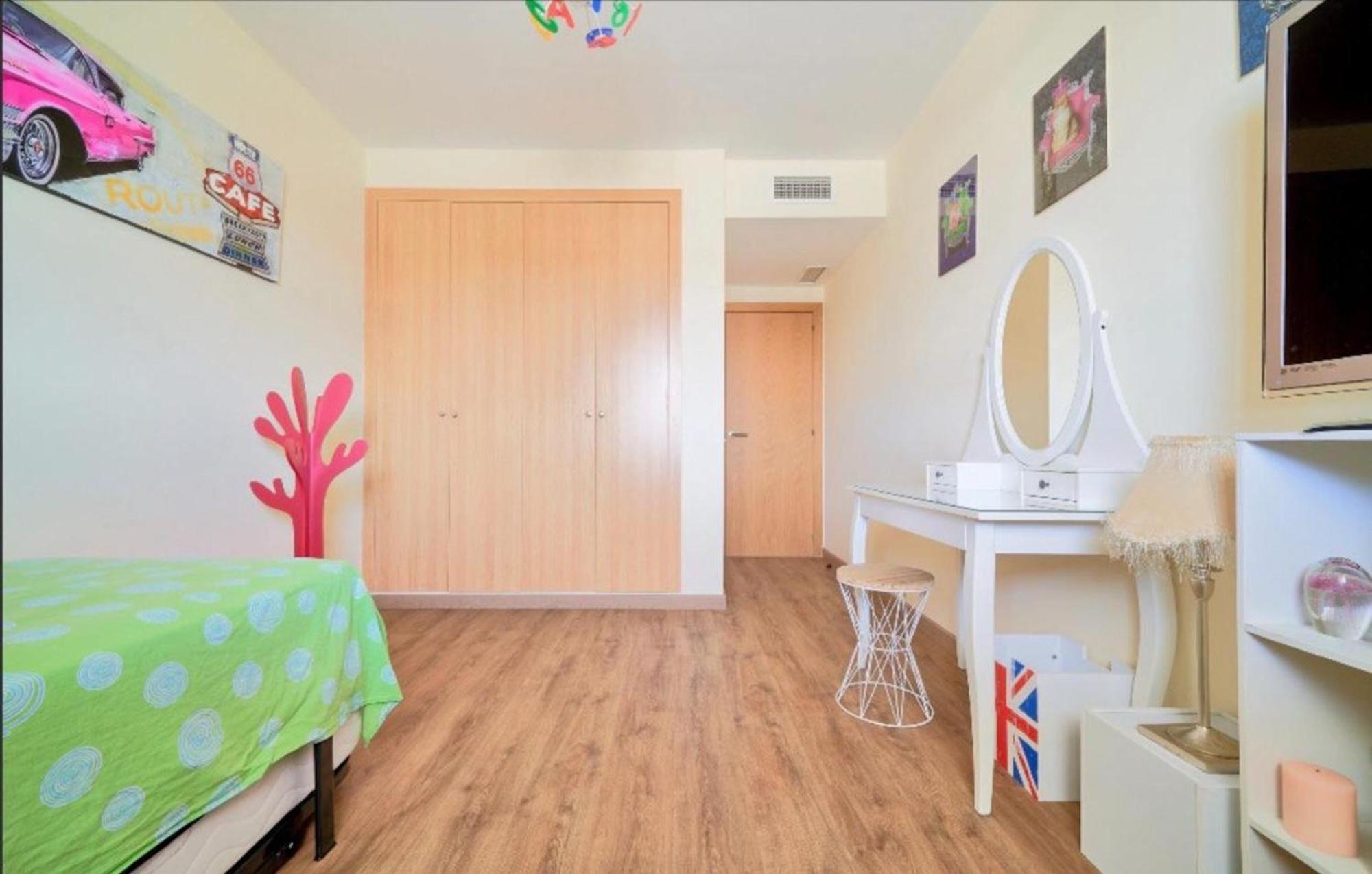 Holidays2Malaga Heroe De Sostoa Con Piscina Junto Estacion Ave Y Playa Luaran gambar