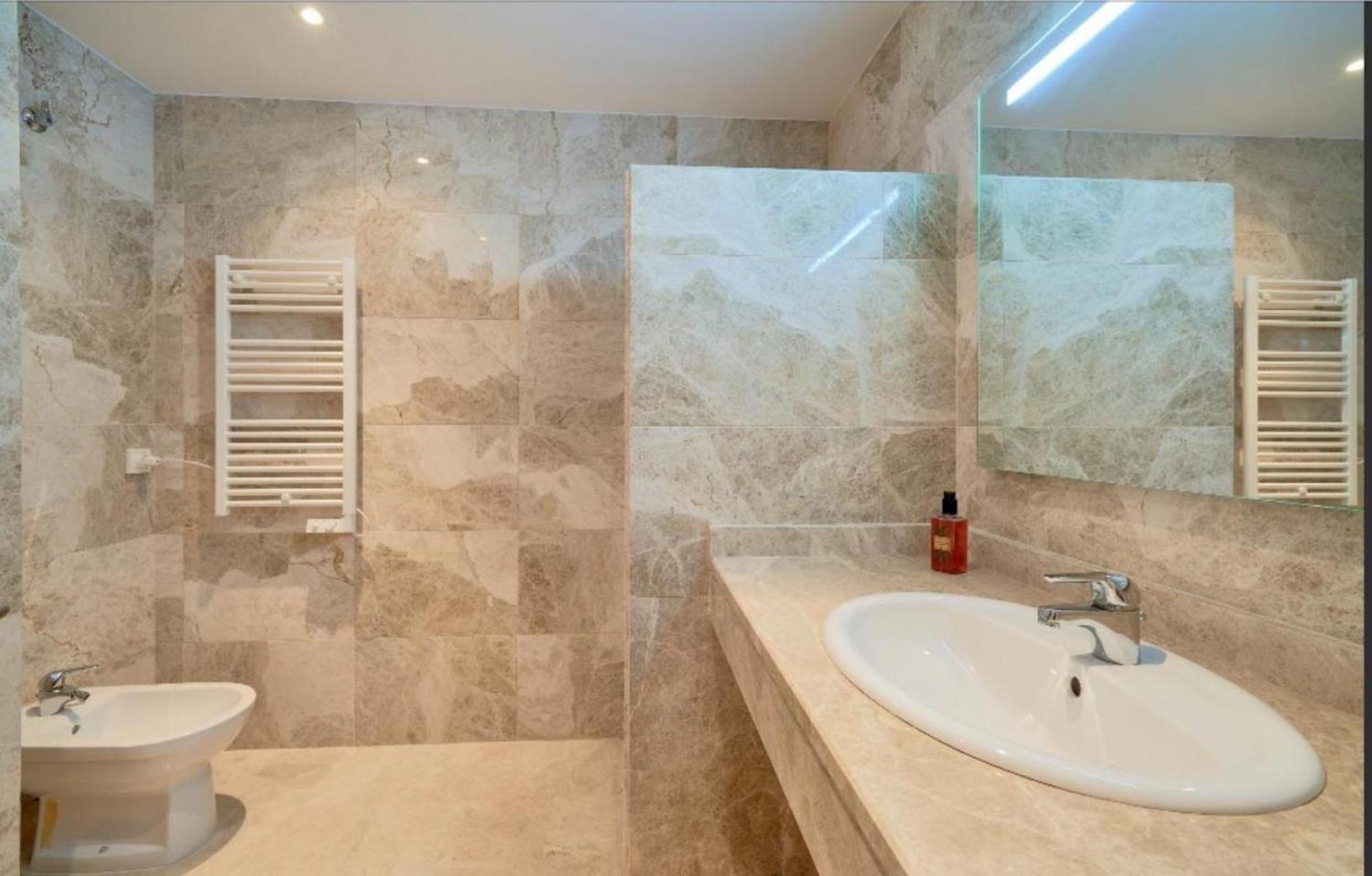 Holidays2Malaga Heroe De Sostoa Con Piscina Junto Estacion Ave Y Playa Luaran gambar