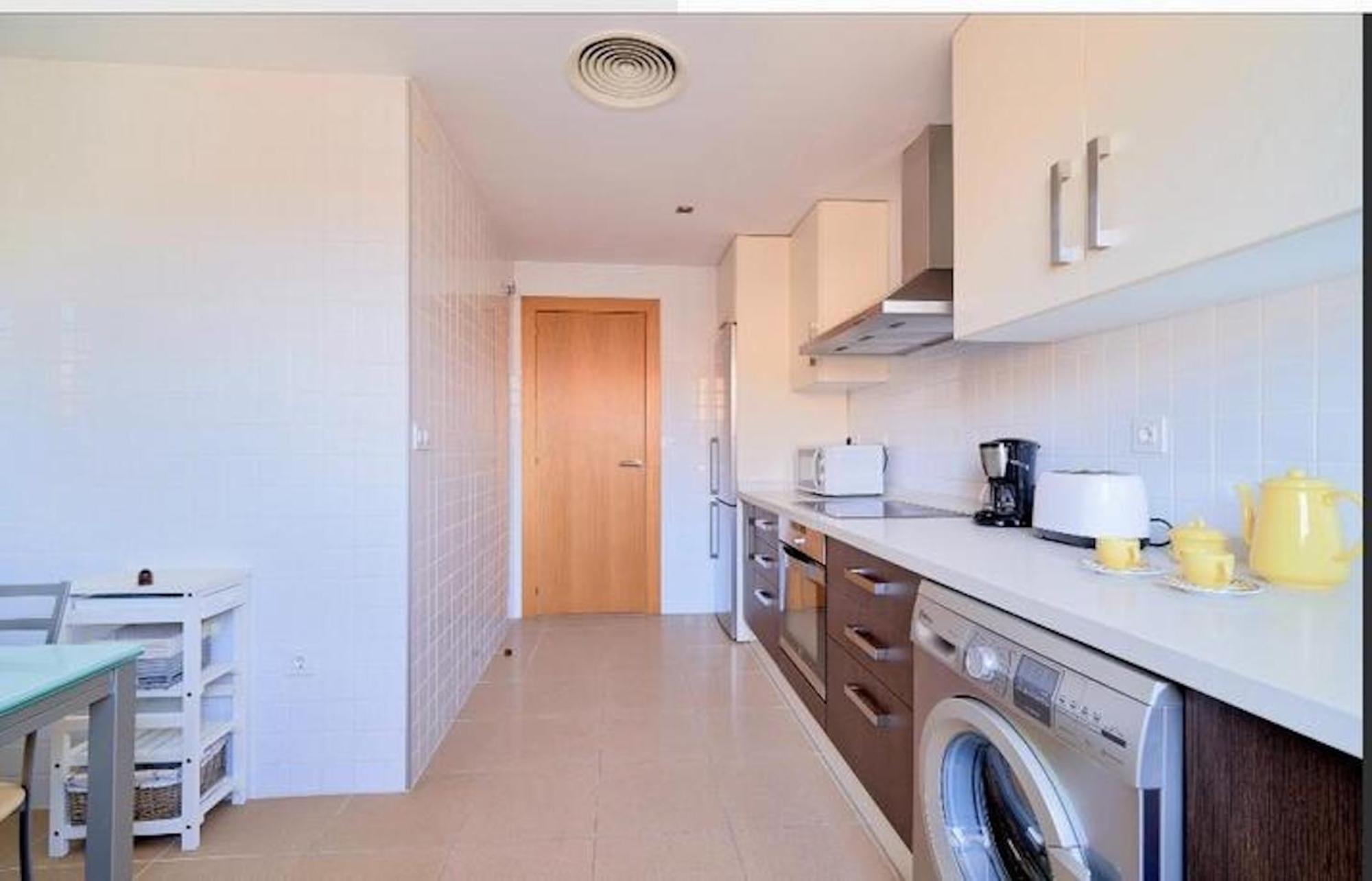 Holidays2Malaga Heroe De Sostoa Con Piscina Junto Estacion Ave Y Playa Luaran gambar