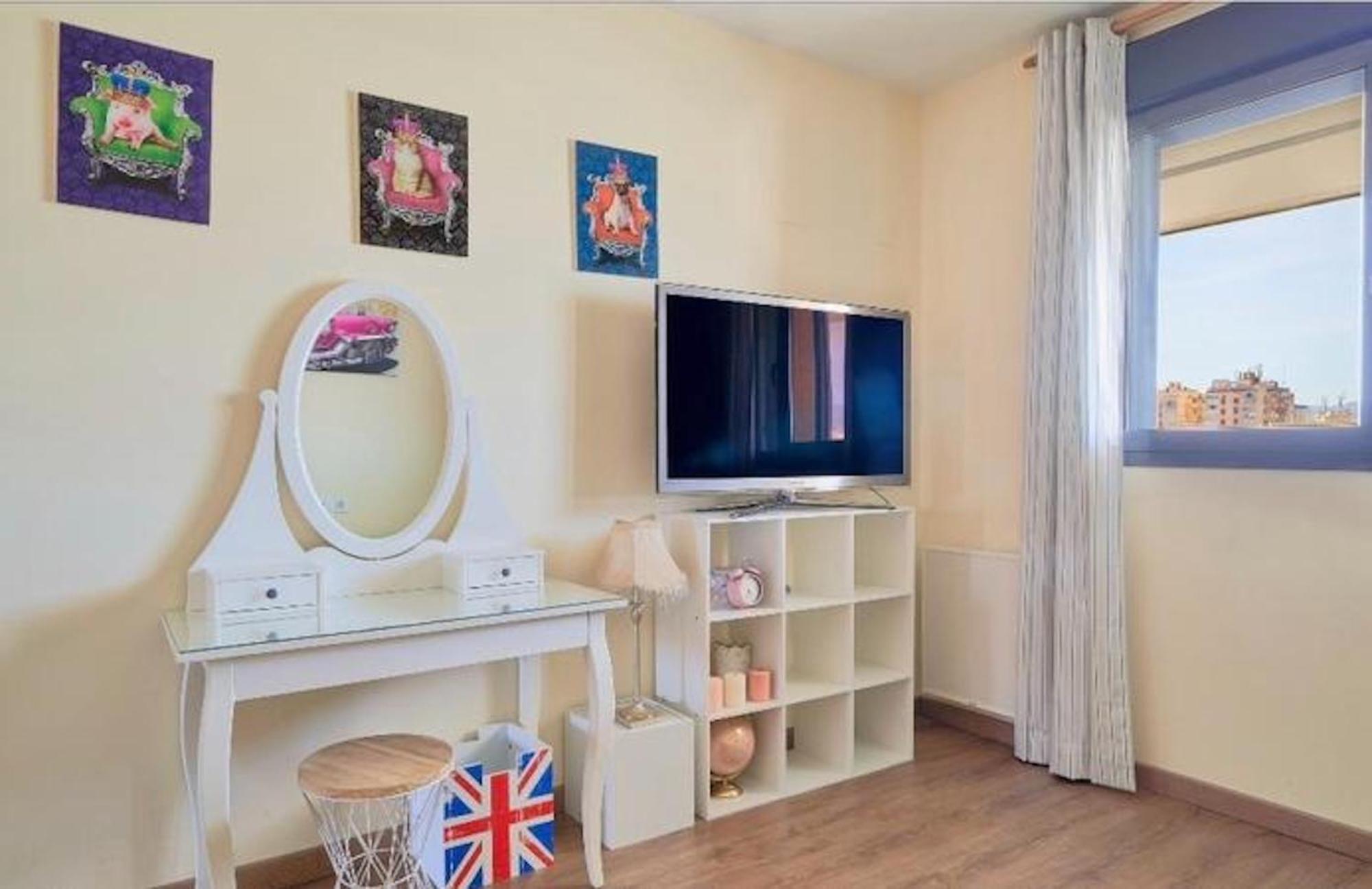 Holidays2Malaga Heroe De Sostoa Con Piscina Junto Estacion Ave Y Playa Luaran gambar